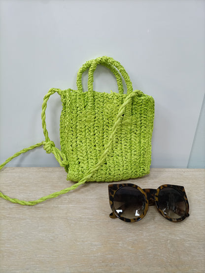 OTRAS. Bolso rafia verde