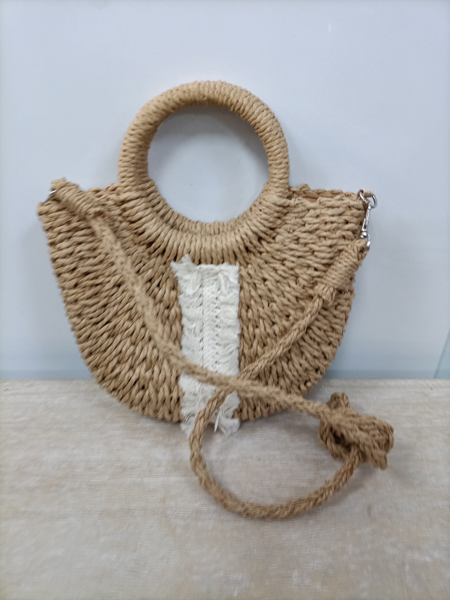 OTRAS. Bolso mini canasto