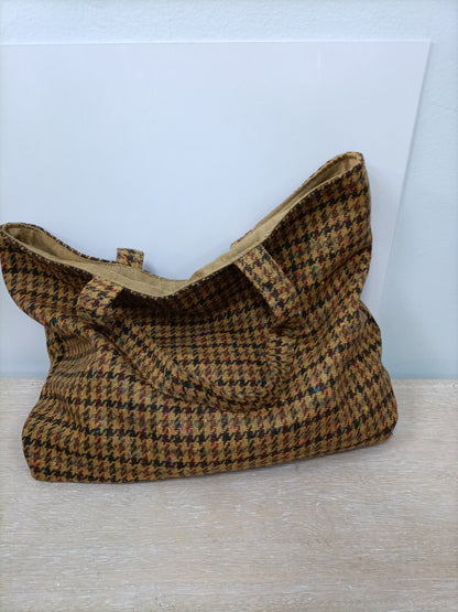 IS THIS. Bolso camel pata de gallo