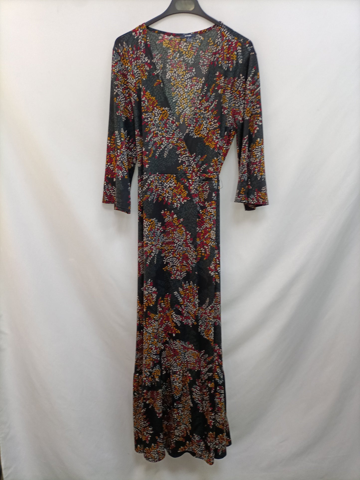 KIABI. Vestido cruzado largo T.m