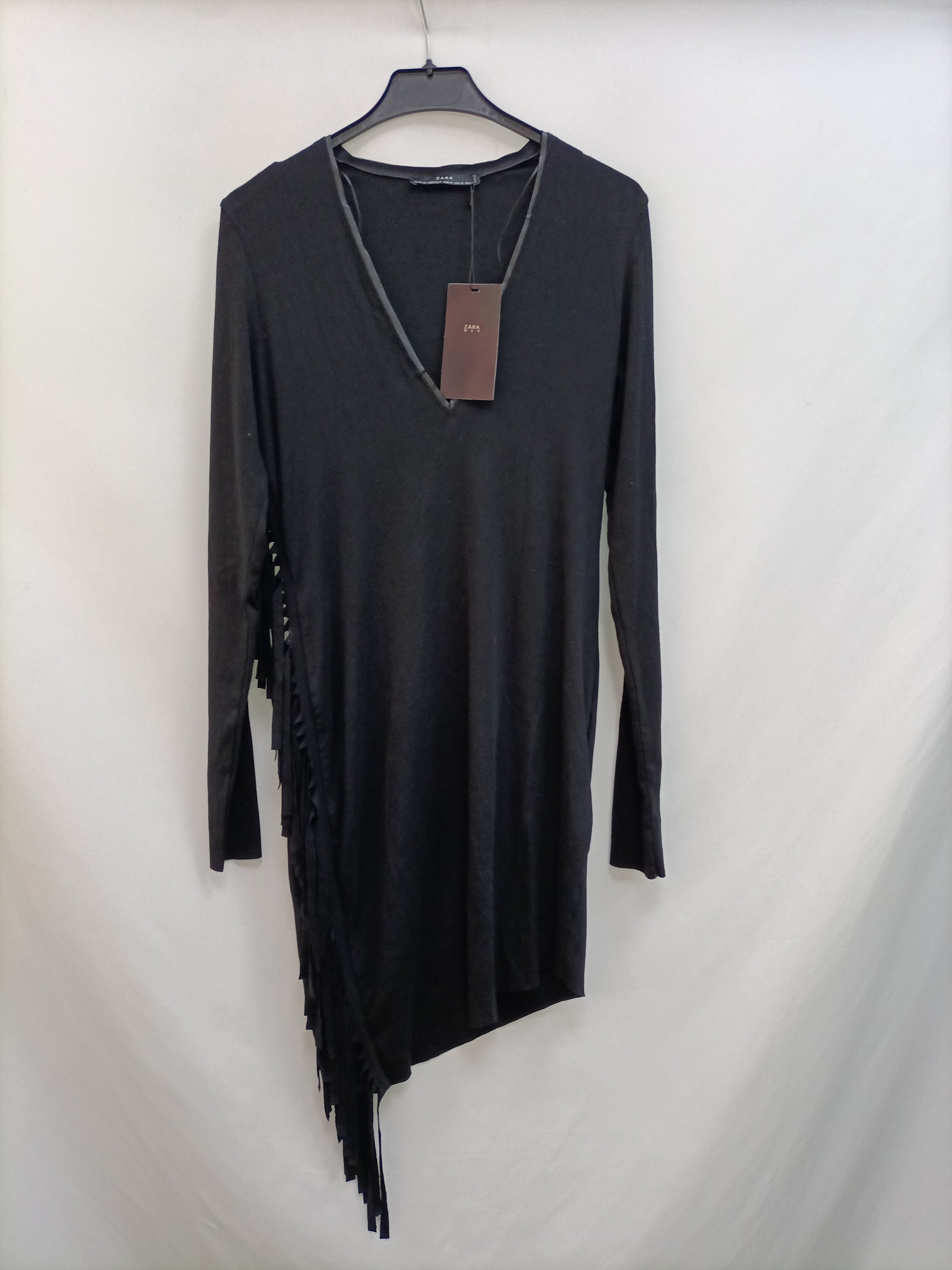 ZARA. Short fringed dress Tm Hibuy market ZARA. Short fringed dress Tm Hibuy market