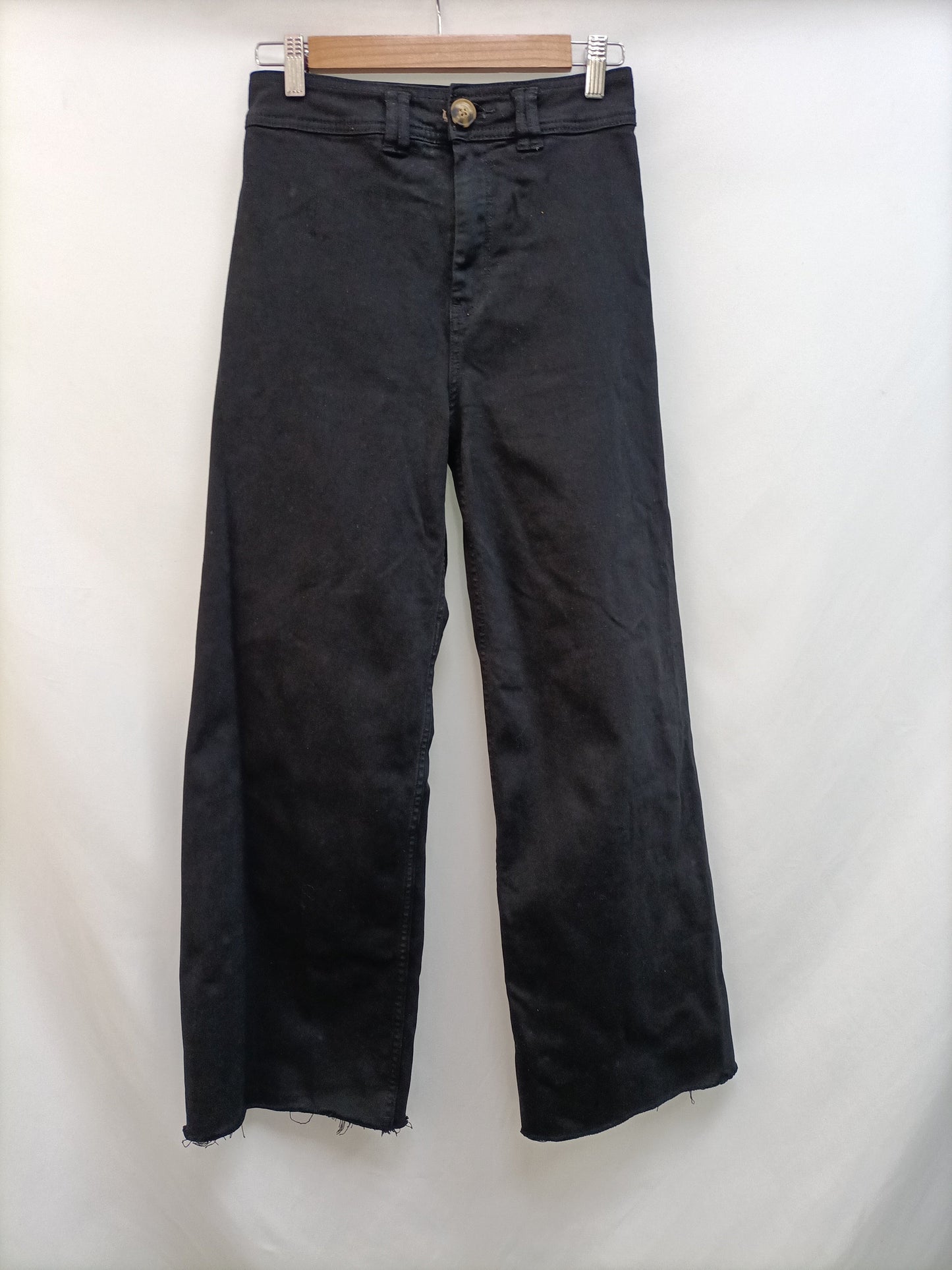 STRADIVARIUS. Black culottes, size 36