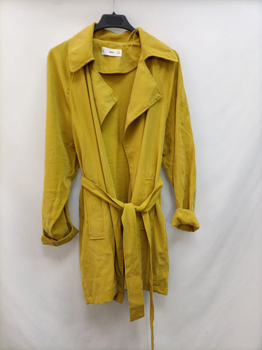 MANGO. Mustard fluid parka Ts