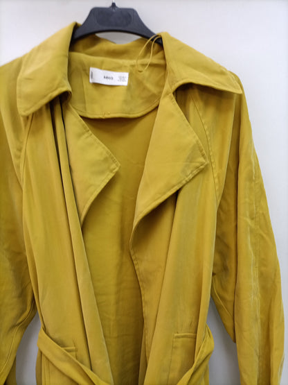 MANGO. Parka fluida mostaza T.s