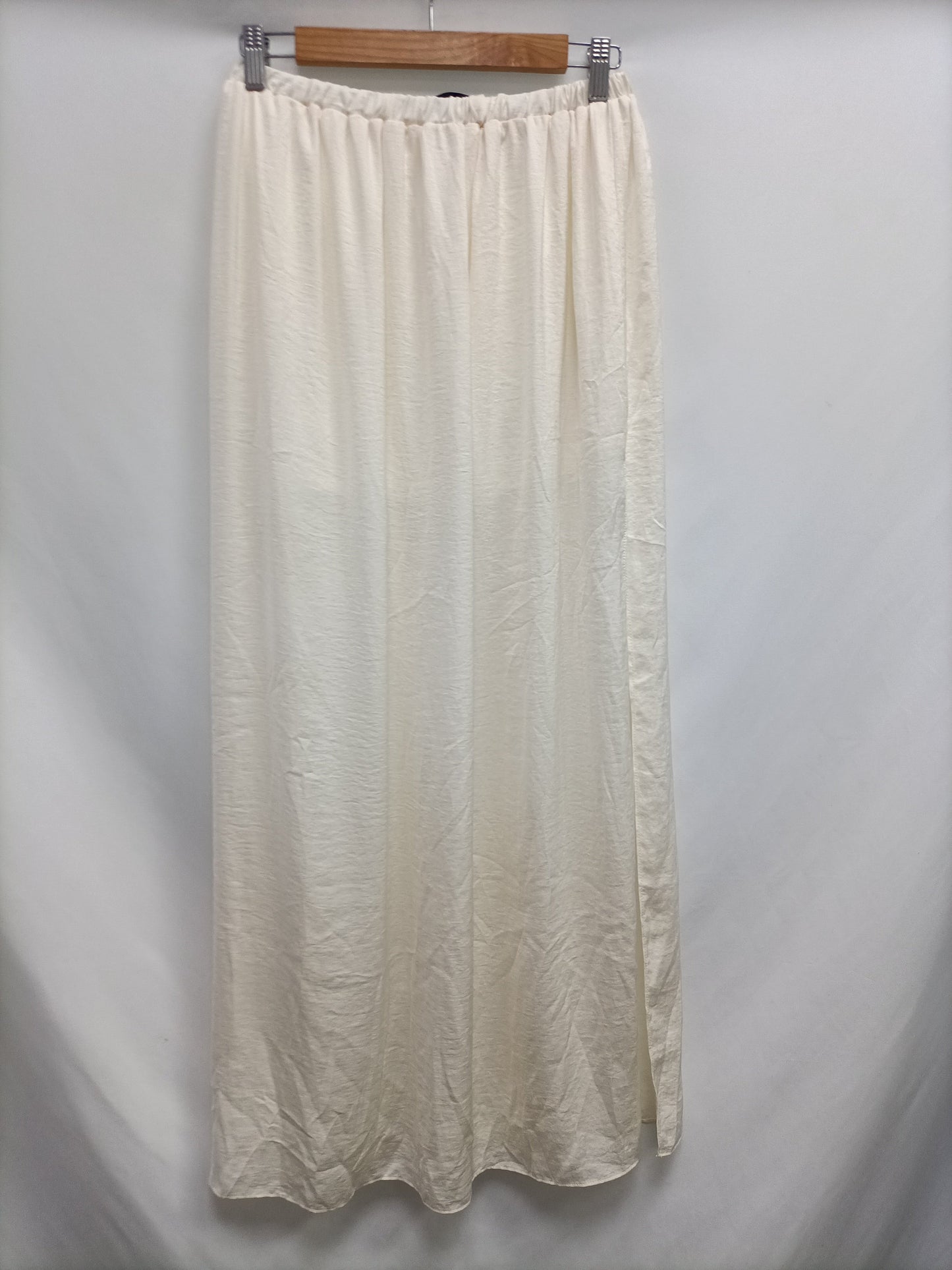 ZARA. Falda larga beige T.m