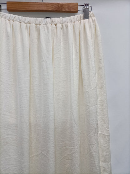 ZARA. Falda larga beige T.m
