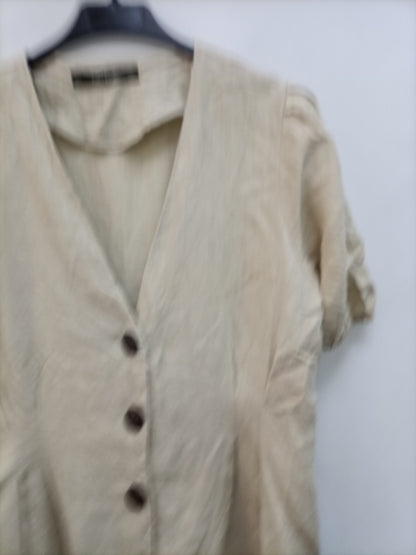 ZARA. Short beige buttoned dress Tl