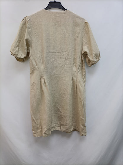 ZARA. Short beige buttoned dress Tl