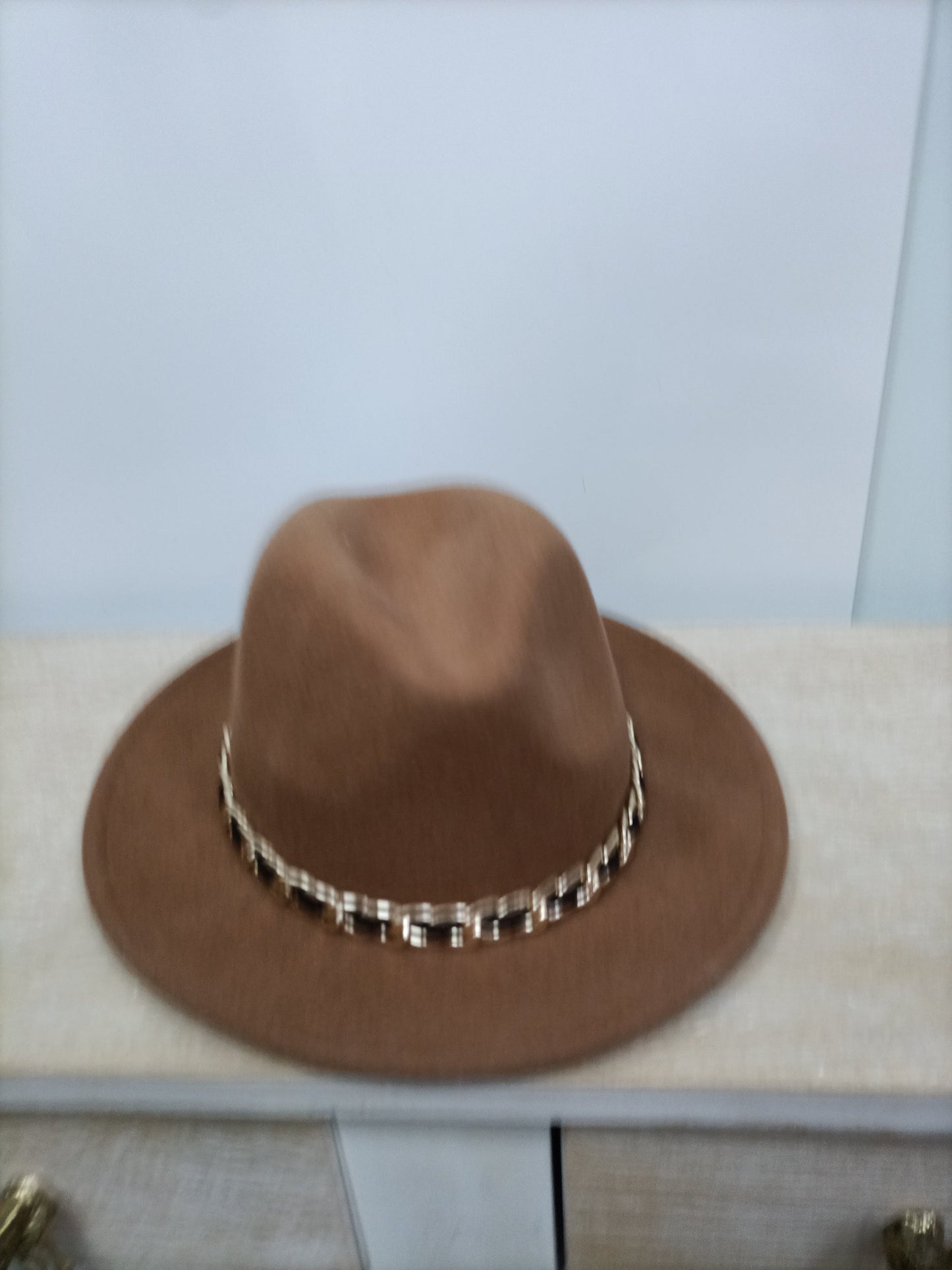 MarketZARA. Camel chain hat TM