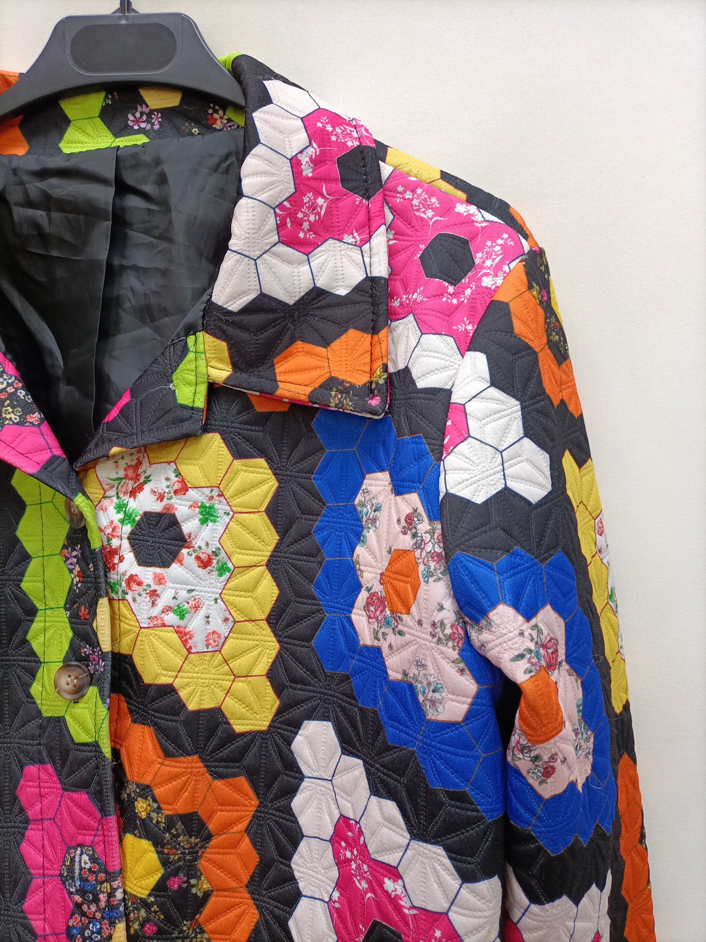 OTRAS. Chaqueta corta retro Tu(S)