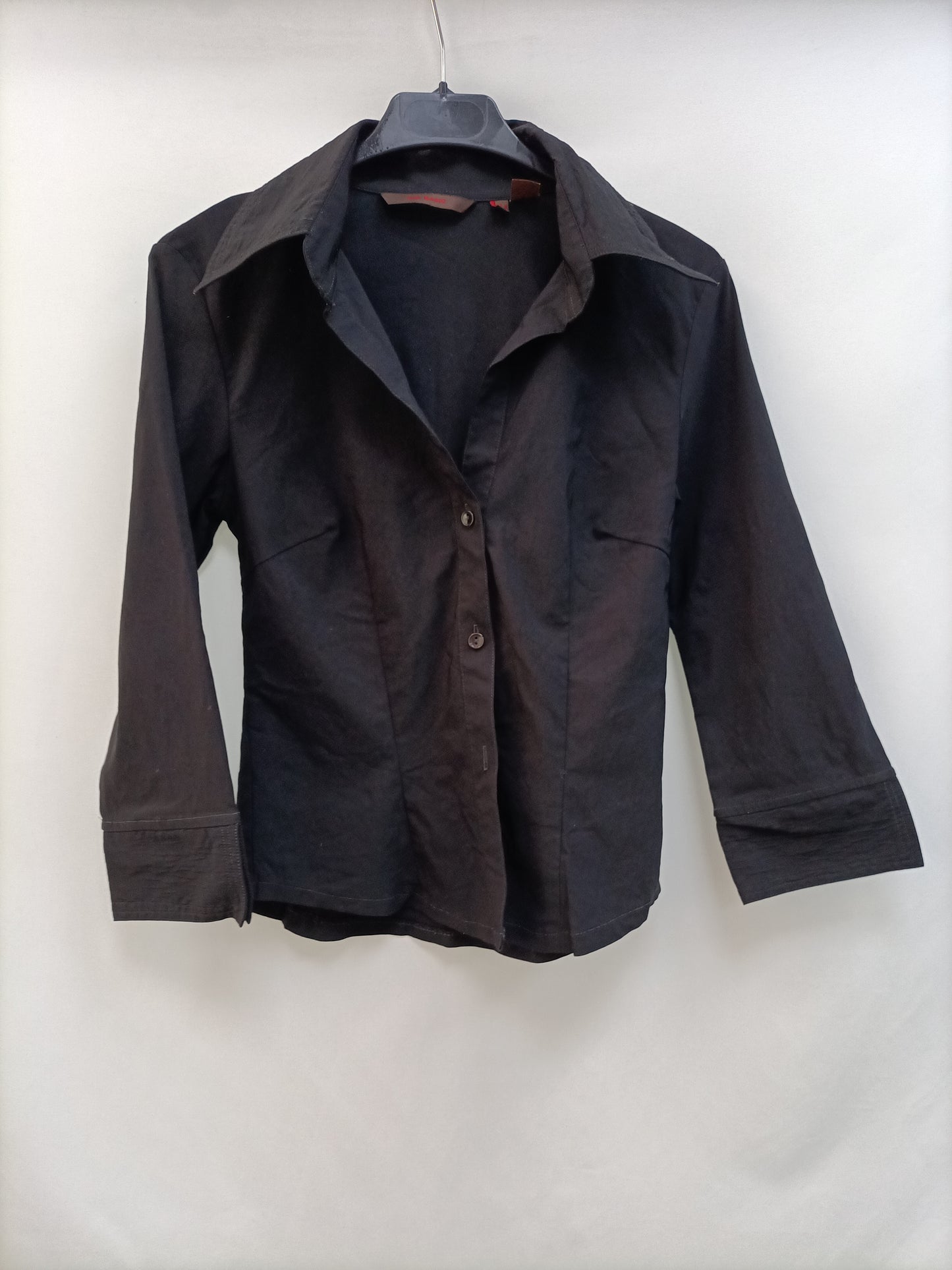 ZARA. Camisa negra entallada T.s