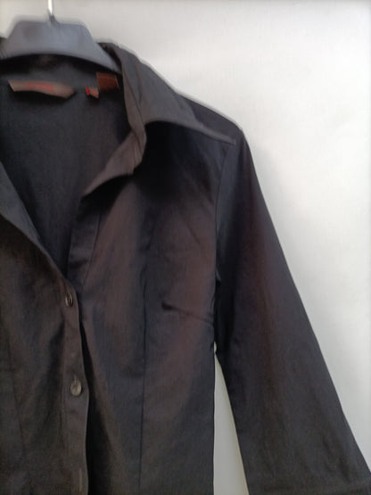 ZARA. Camisa negra entallada T.s