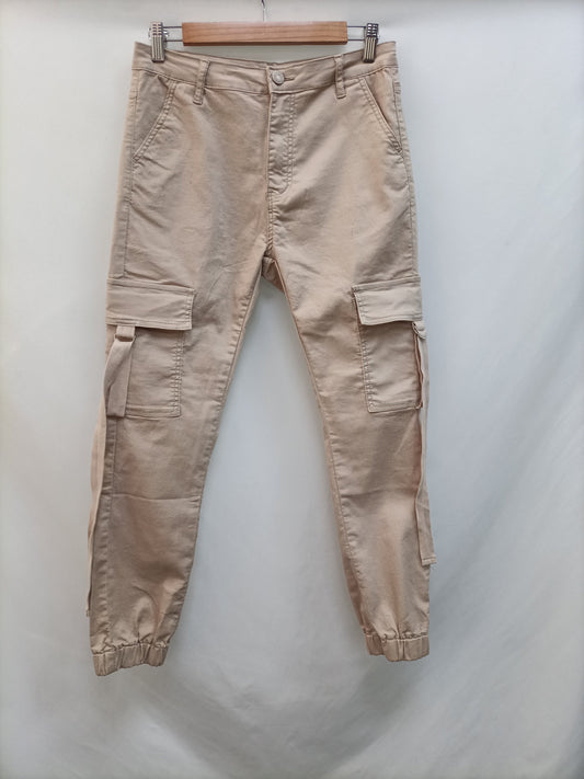 REDSEVENTY. Pantalón beige cargo  T.40