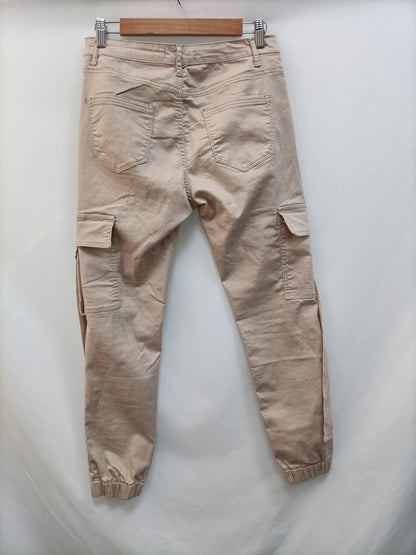 REDSEVENTY. Pantalón beige cargo  T.40