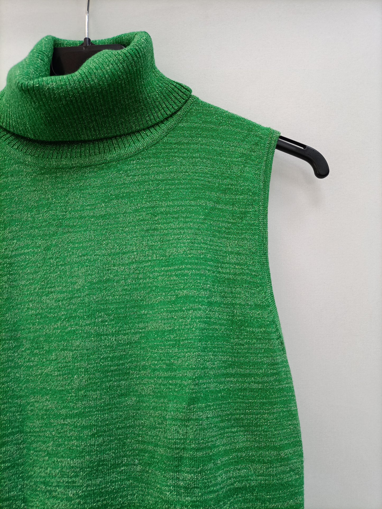 OTRAS. Top verdes hilos metálicos T.m