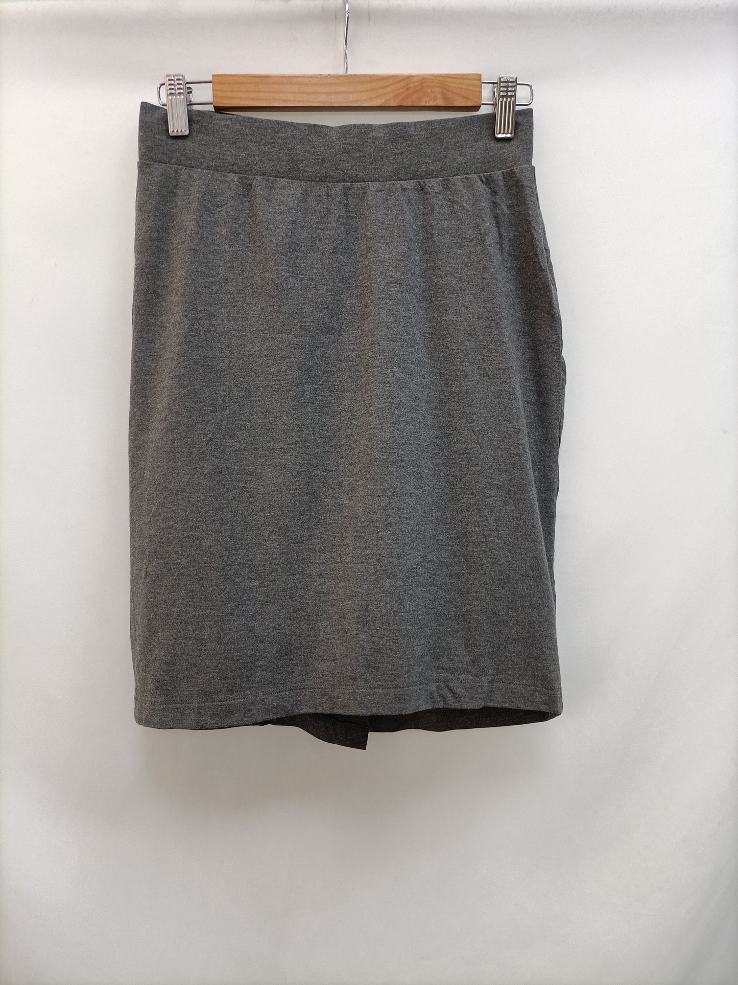 ESMARA. falda gris elástica T.36/38