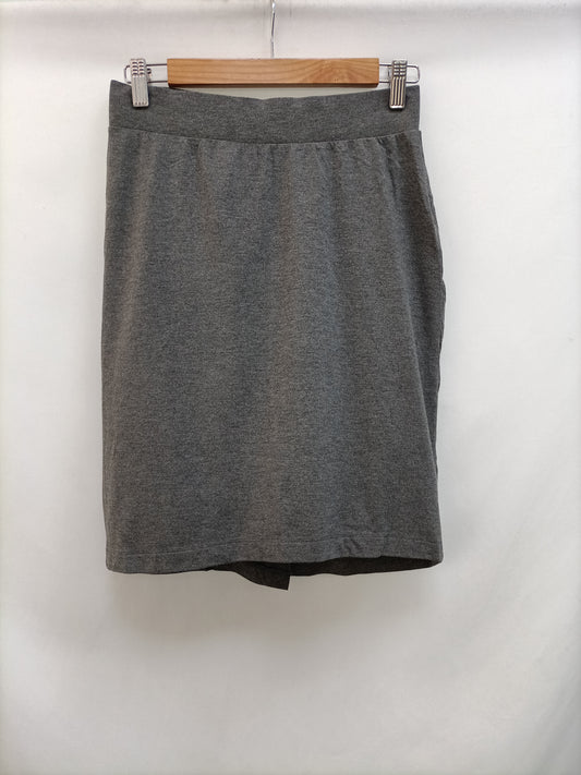 ESMARA. falda gris elástica T.36/38