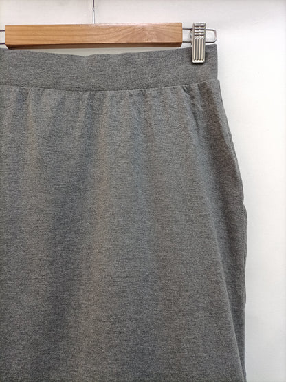 ESMARA. falda gris elástica T.36/38