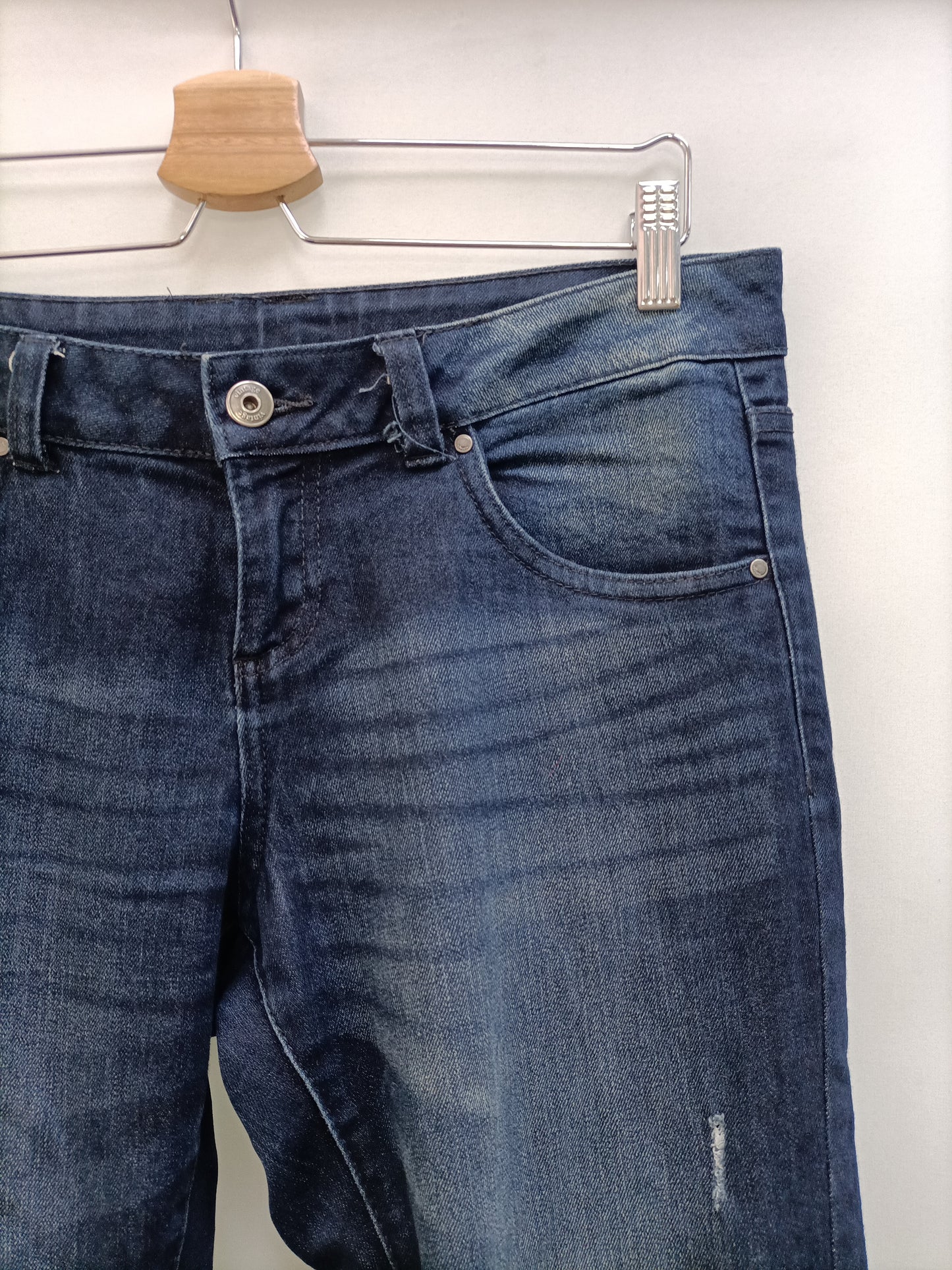 ESMARA. Pantalón denim rotos T.42