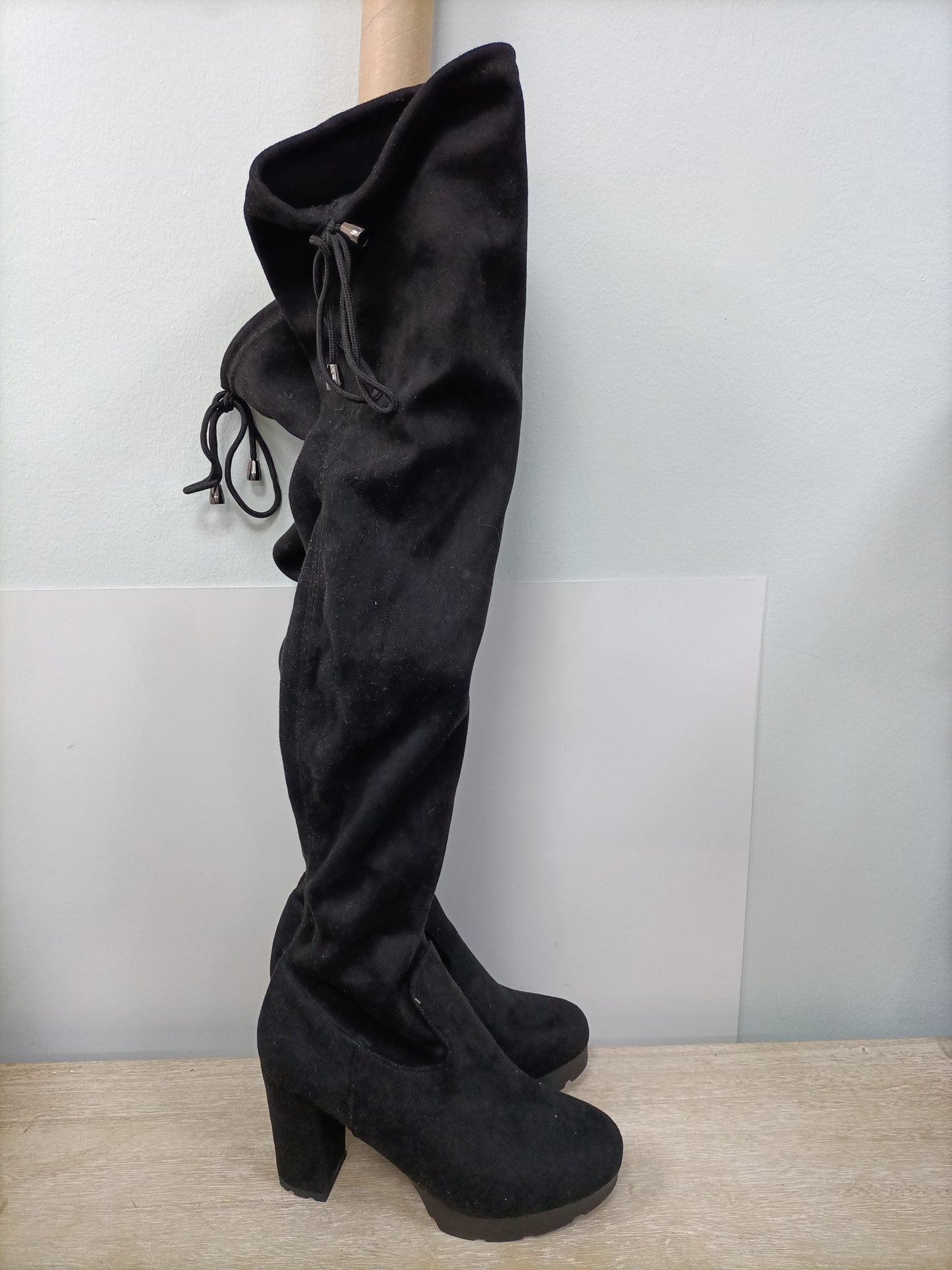 OTHERS. Black high boots size 39