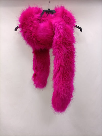 OTRAS. Cuello de pelo rosa