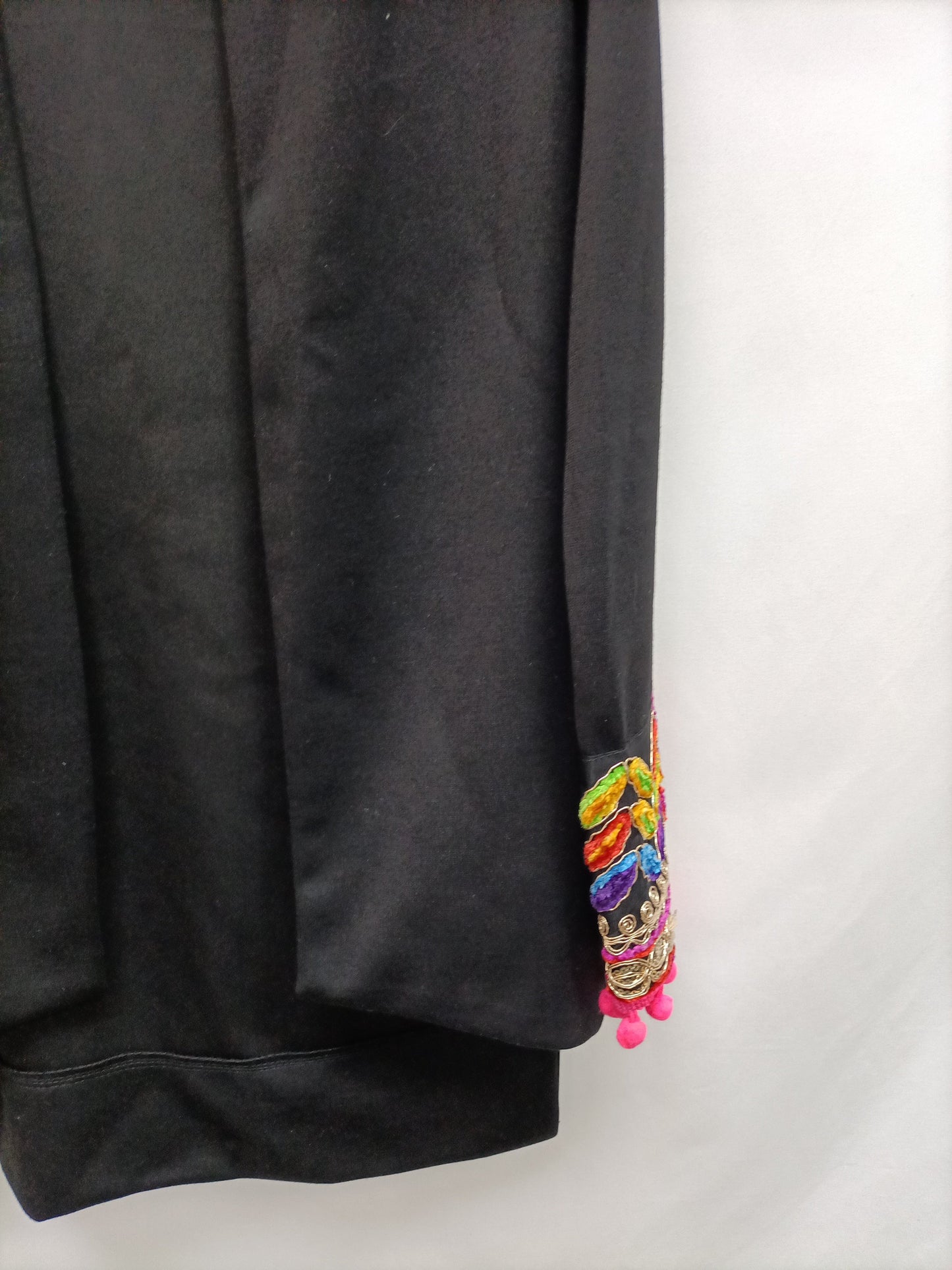 OTHERS. Black beaded Ts jacket