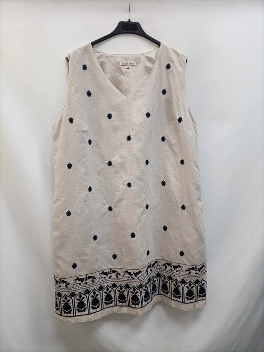 OTRAS. Vestido beige bordado T.xxl