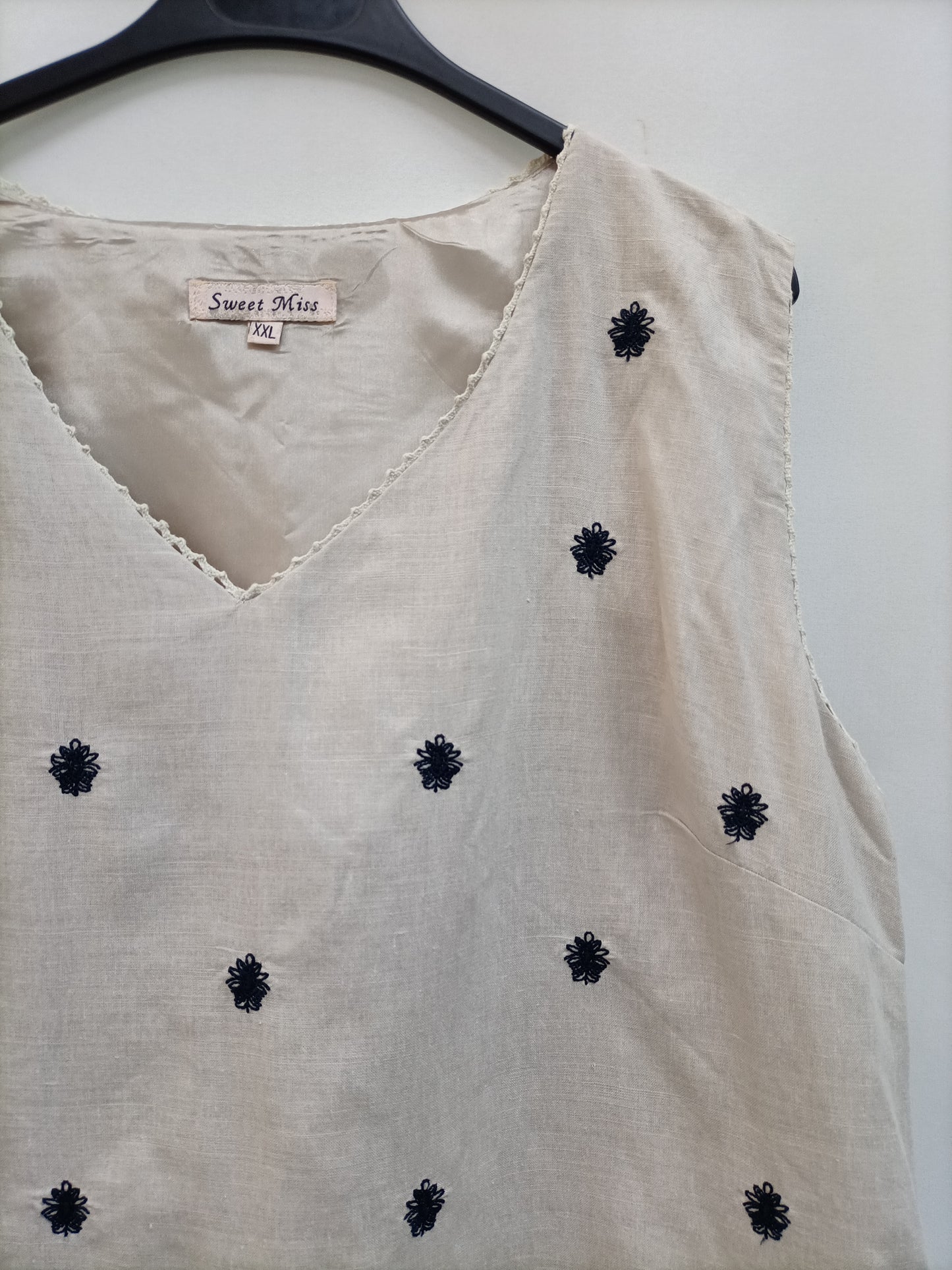 OTRAS. Vestido beige bordado T.xxl