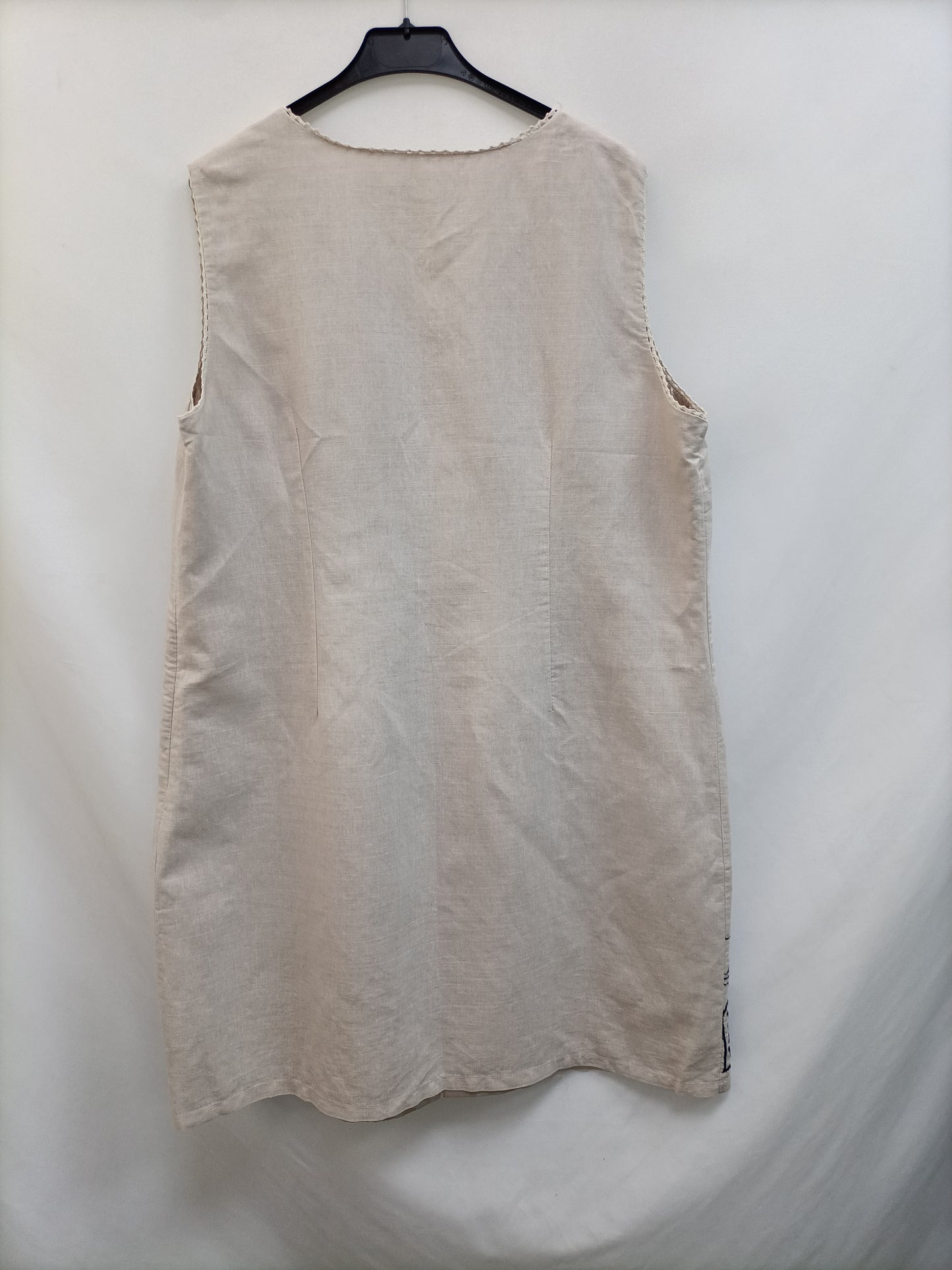 OTRAS. Vestido beige bordado T.xxl