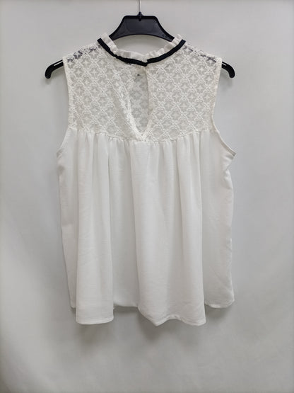 OKEYSI. Top blanco encaje T.s
