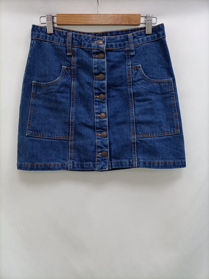 STRADIVARIUS. Falda denim abotonada T.38