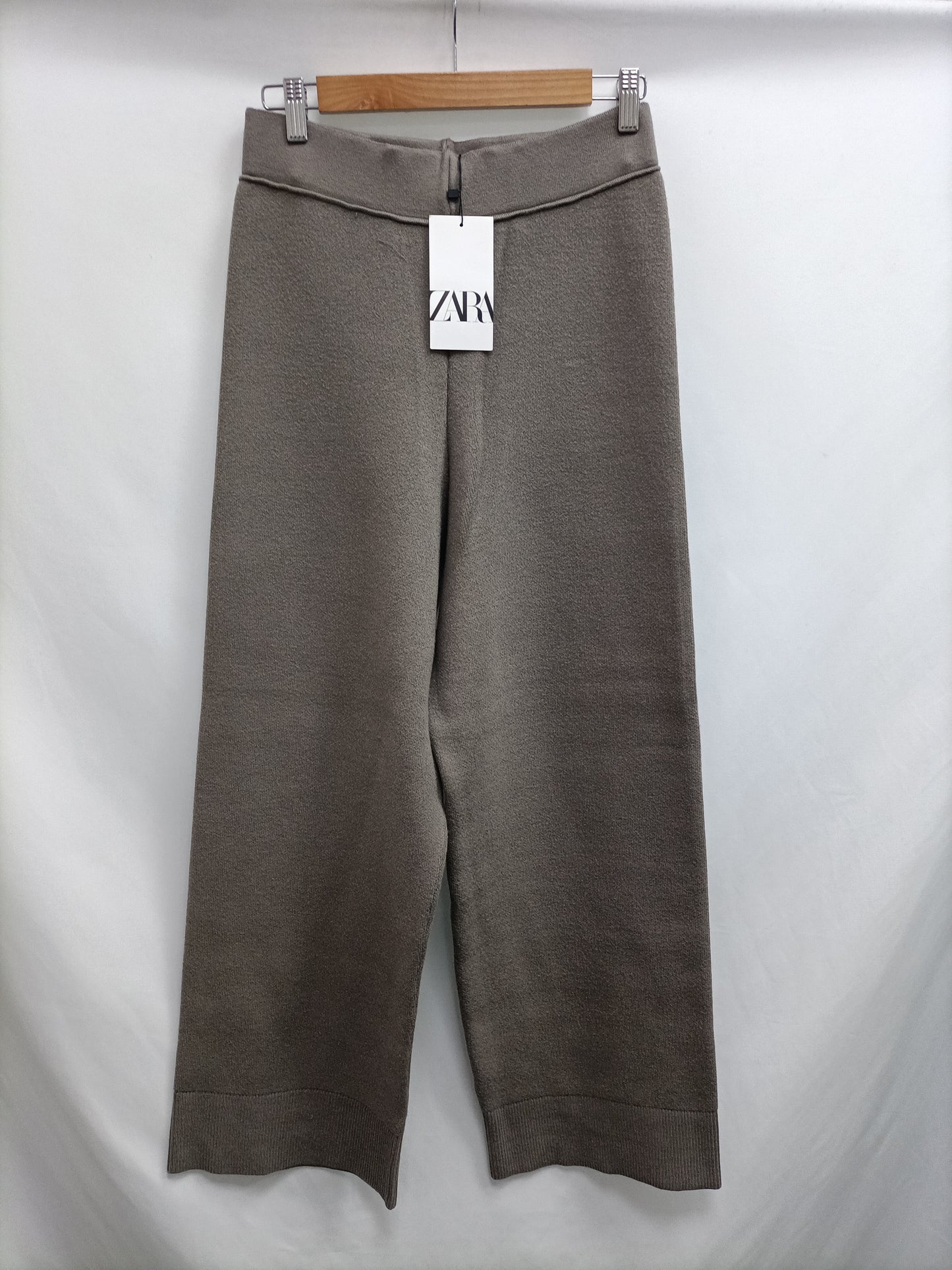 ZARA.Pantalones grises punto anchos T.S