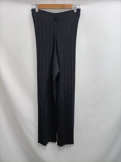 MANGO.Pantalones punto hilos plata T.s