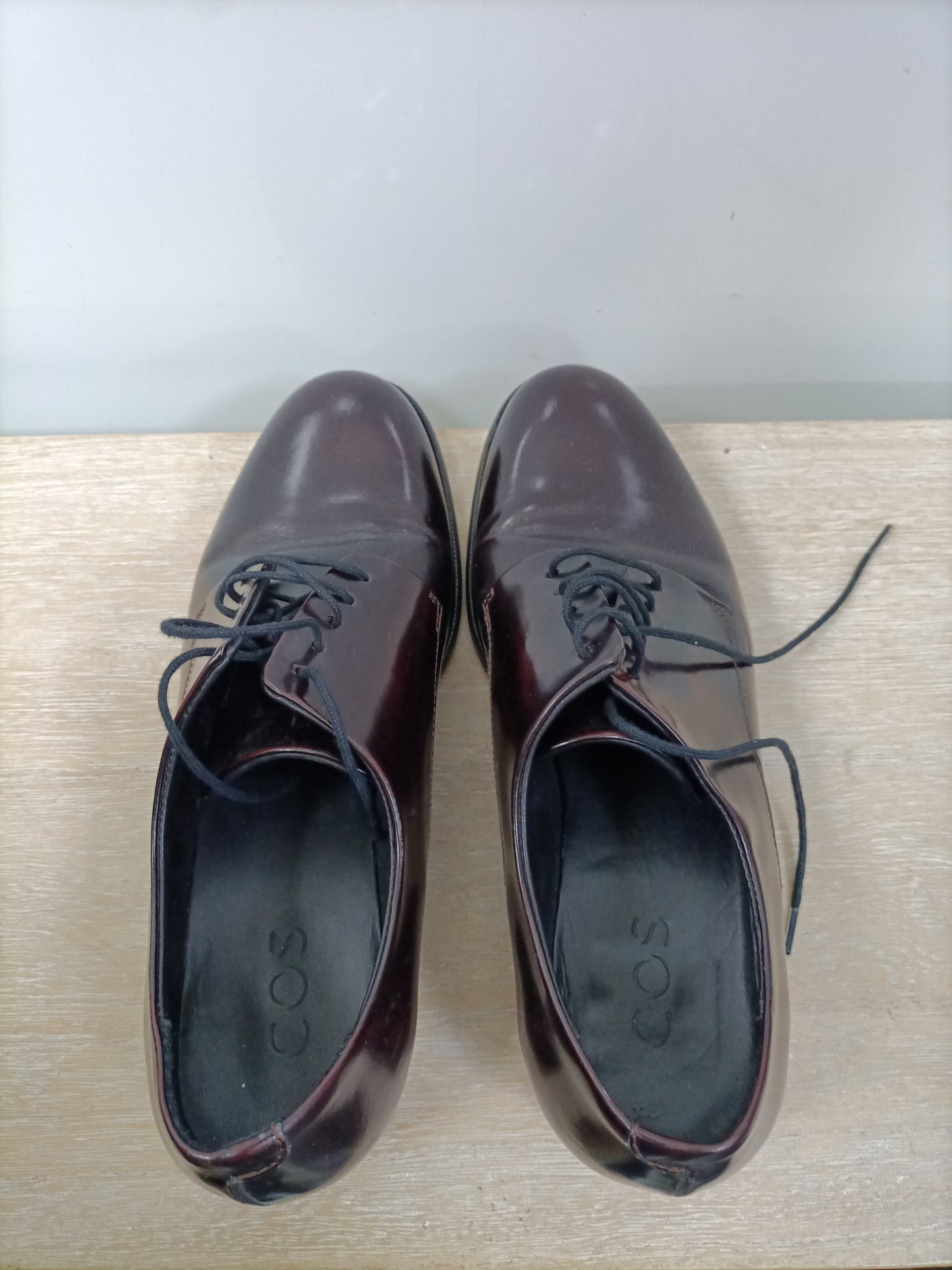 COS.Zapatos cordones piel burdeos T.39