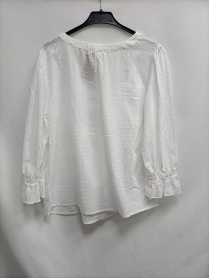 WHITE&amp;ONE. White plumeti blouse Tl/xl