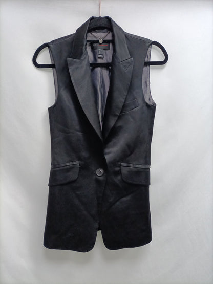 MANGO.Chaleco negro satinado T.S