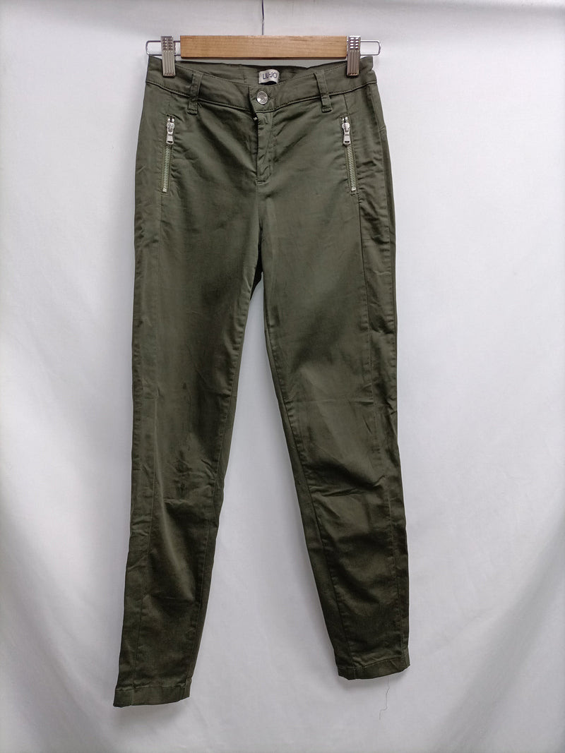 LIUJO.Pantalones verdes T.36