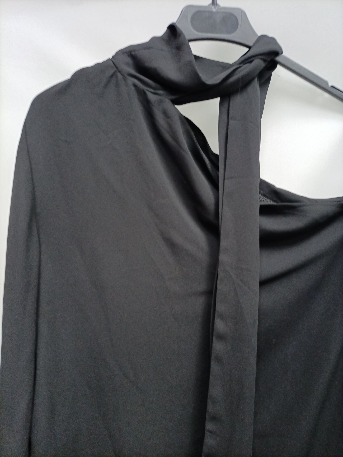 ASOS.Blusa negra asimétrica T.36