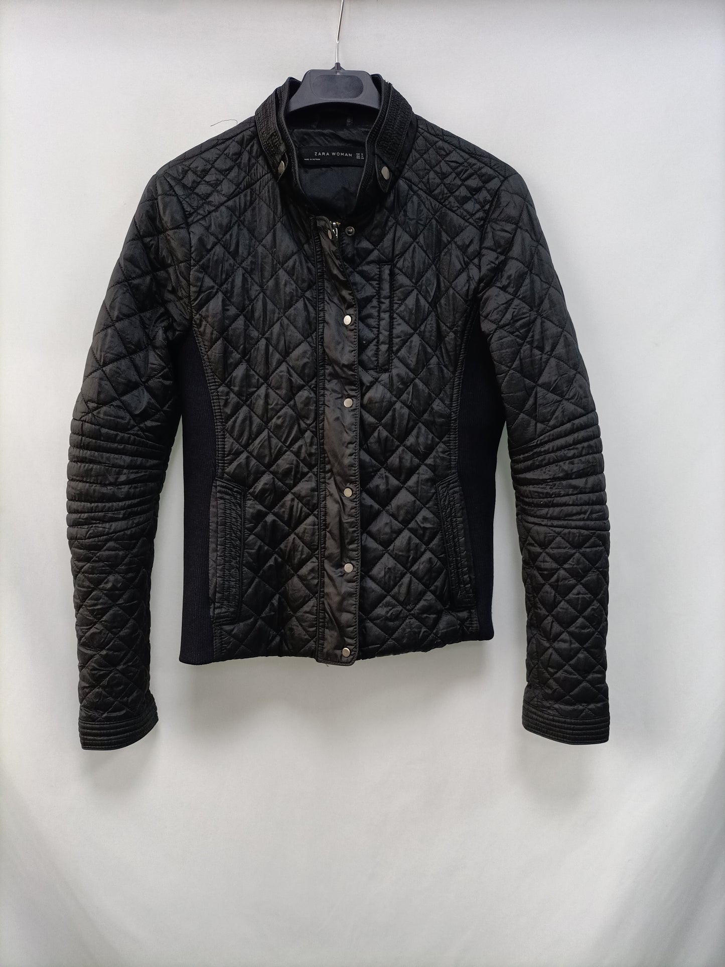 ZARA. Plumas negro fino T.m(tara)