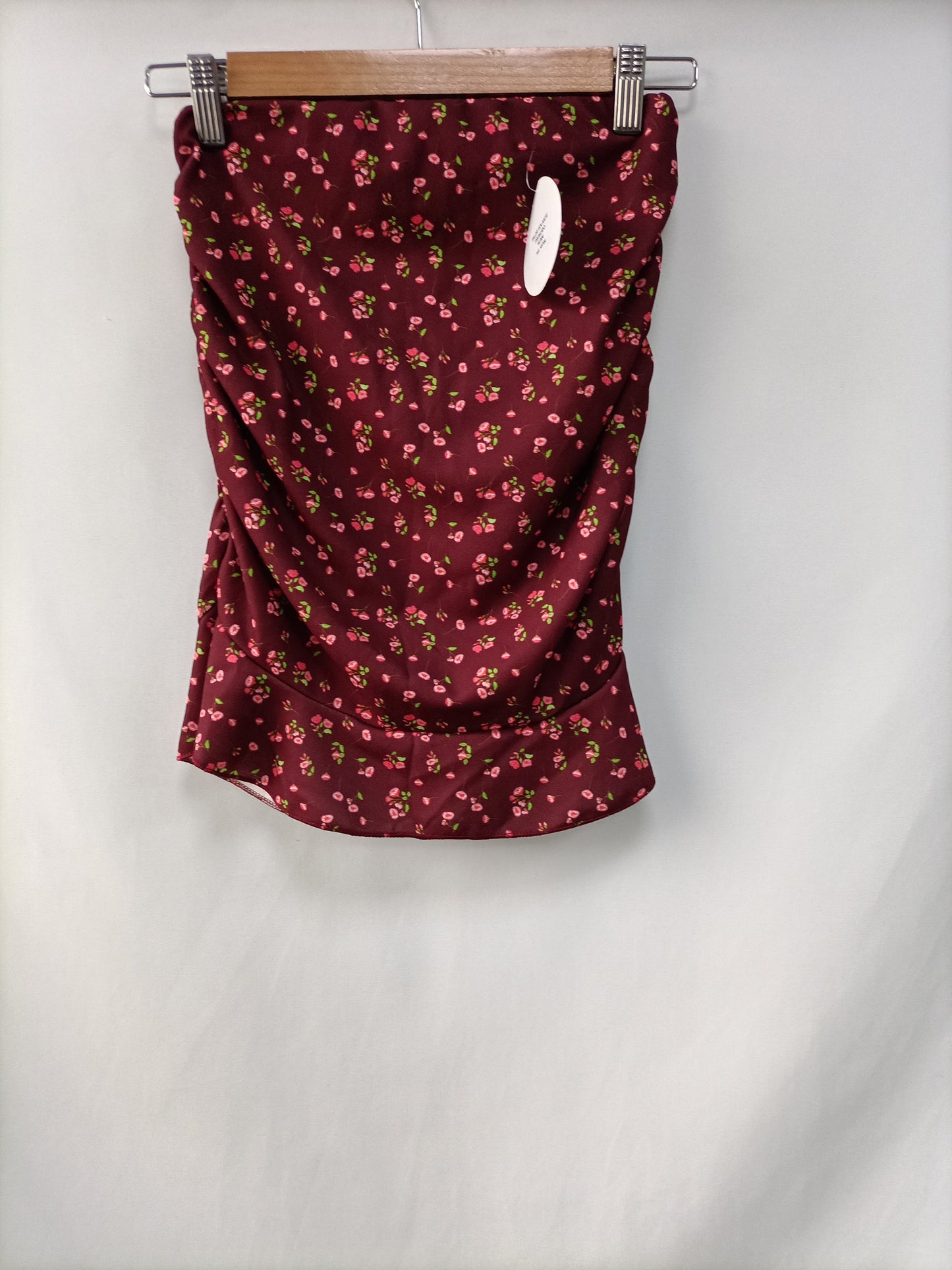 IN LOVE WITH. Burgundy floral skirt Tu(xs)