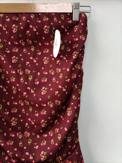 IN LOVE WITH. Burgundy floral skirt Tu(xs)