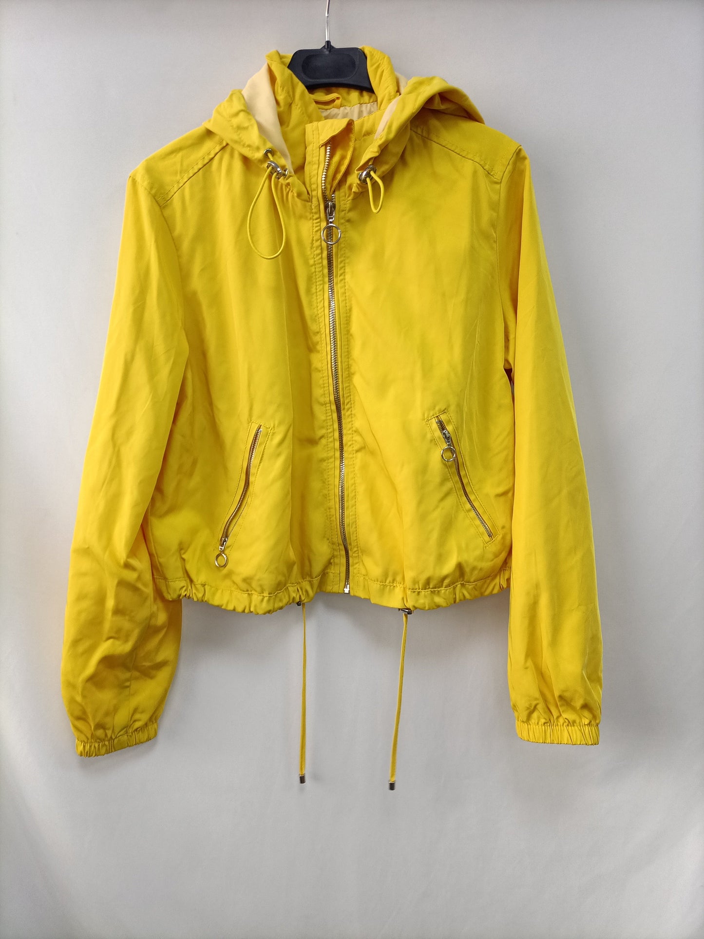 BERSHKA. Parka amarilla fina T.m