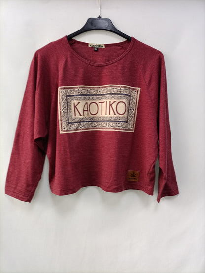 KAOTICO. Camiseta burdeos T.xs