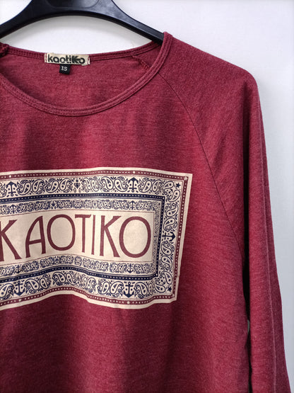 KAOTICO. Camiseta burdeos T.xs