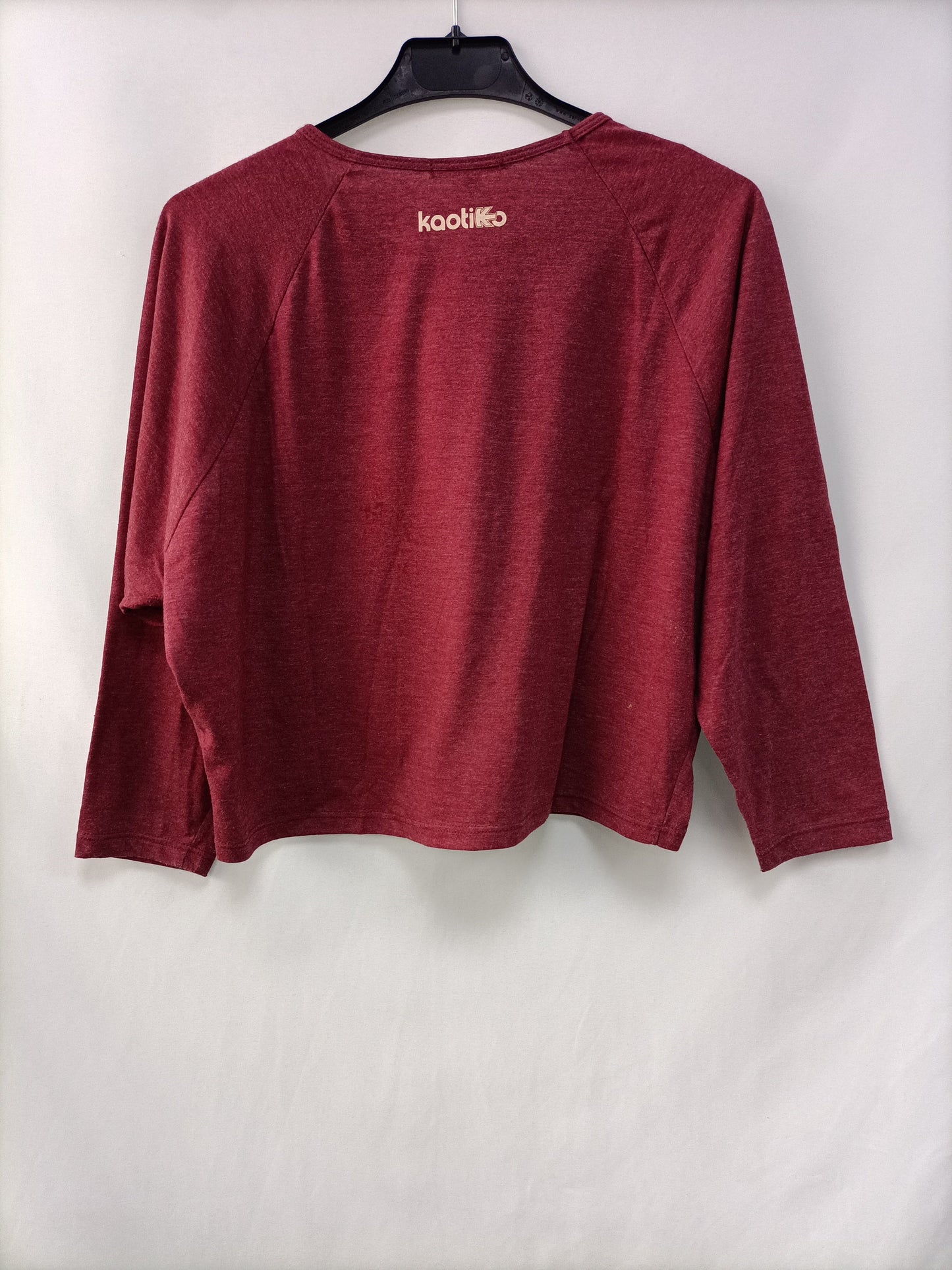 KAOTICO. Camiseta burdeos T.xs