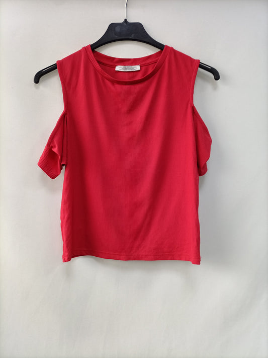 ZARA. Top rojo canalé T.m