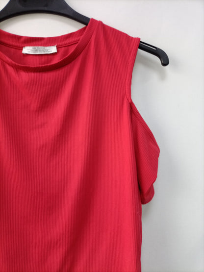 ZARA. Top rojo canalé T.m