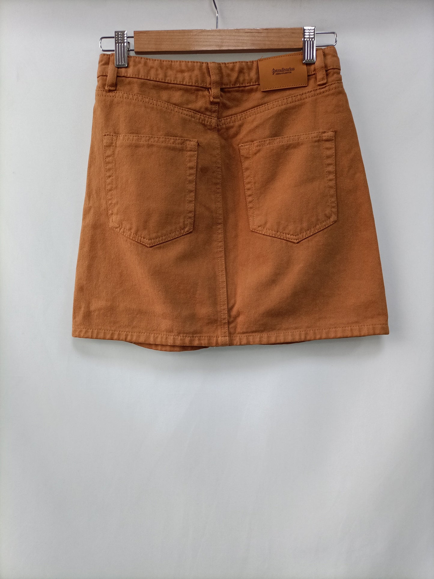 STRADIVARIUS. Falda denim teja T.34