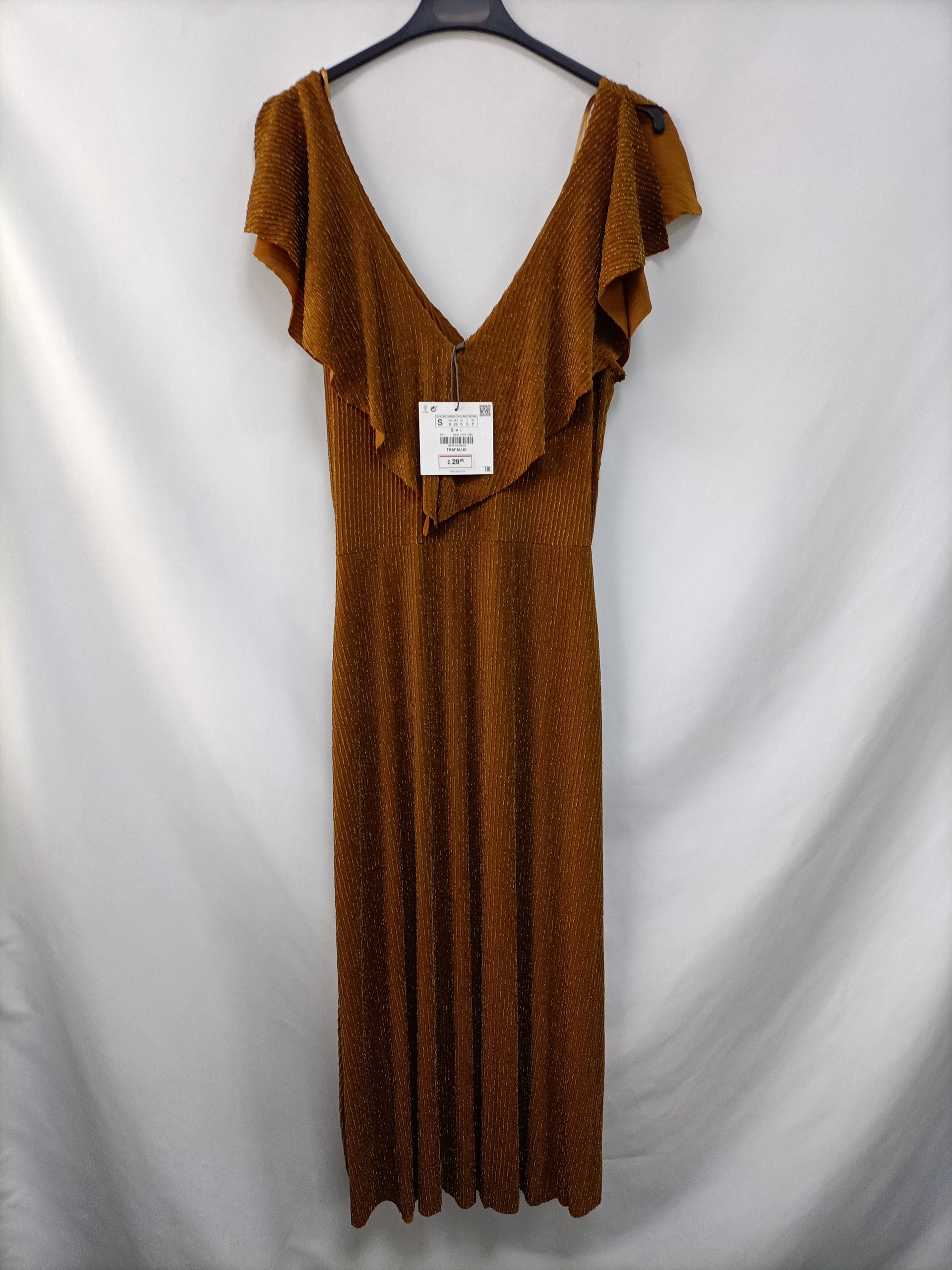 ZARA. Ts thread midi dress Hibuy market ZARA. Ts thread midi dress Hibuy market