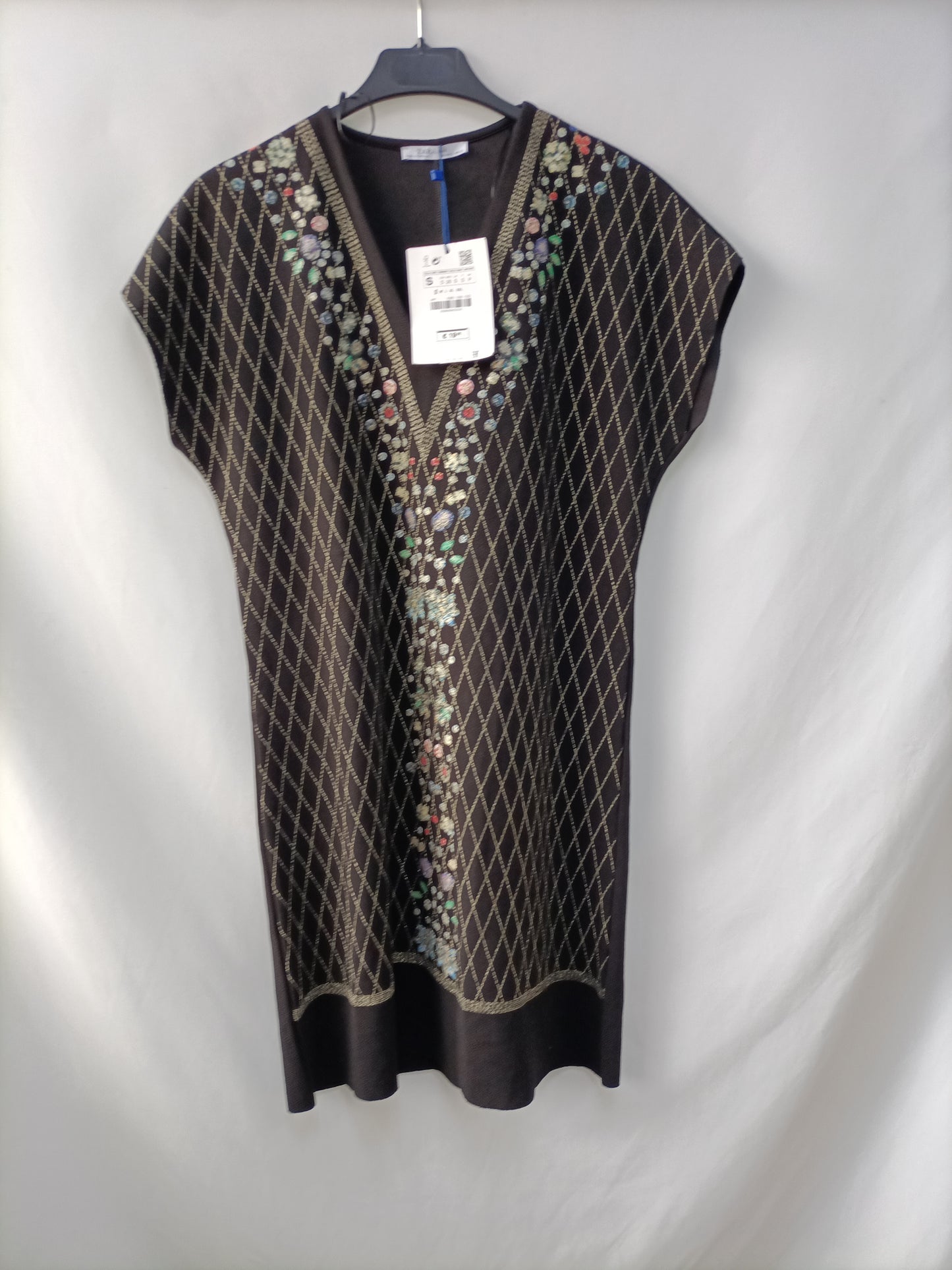 ZARA. Vestido corto negro estampado T.s